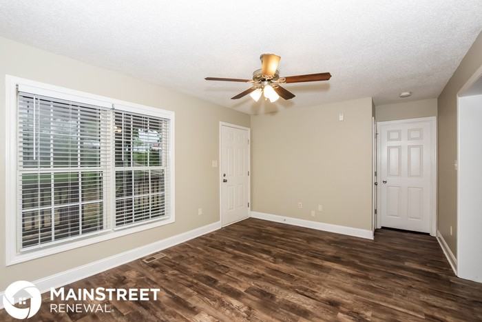 1945 Remount Rd - Photo 2 of 16