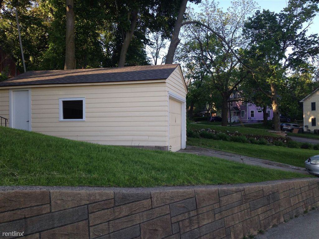 1306 West Michigan Avenue - Photo 2 of 8