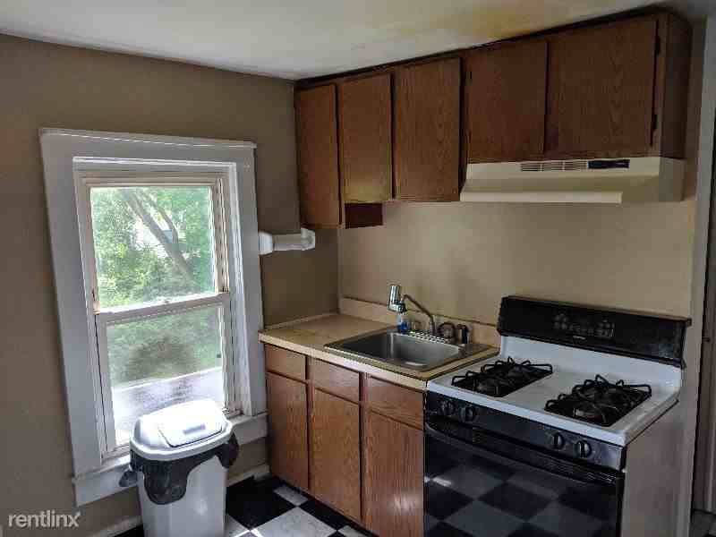 188 Railroad Ave - Photo 2 of 18