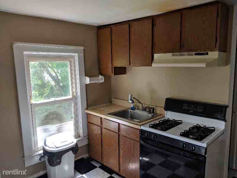 188 Railroad Ave - Photo 3 of 18