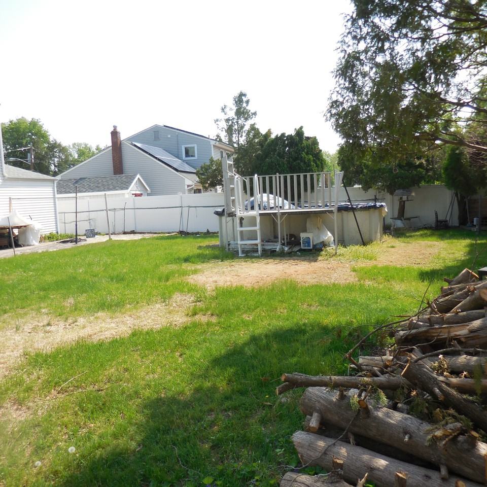 113 Benart Pl - Photo 3 of 16