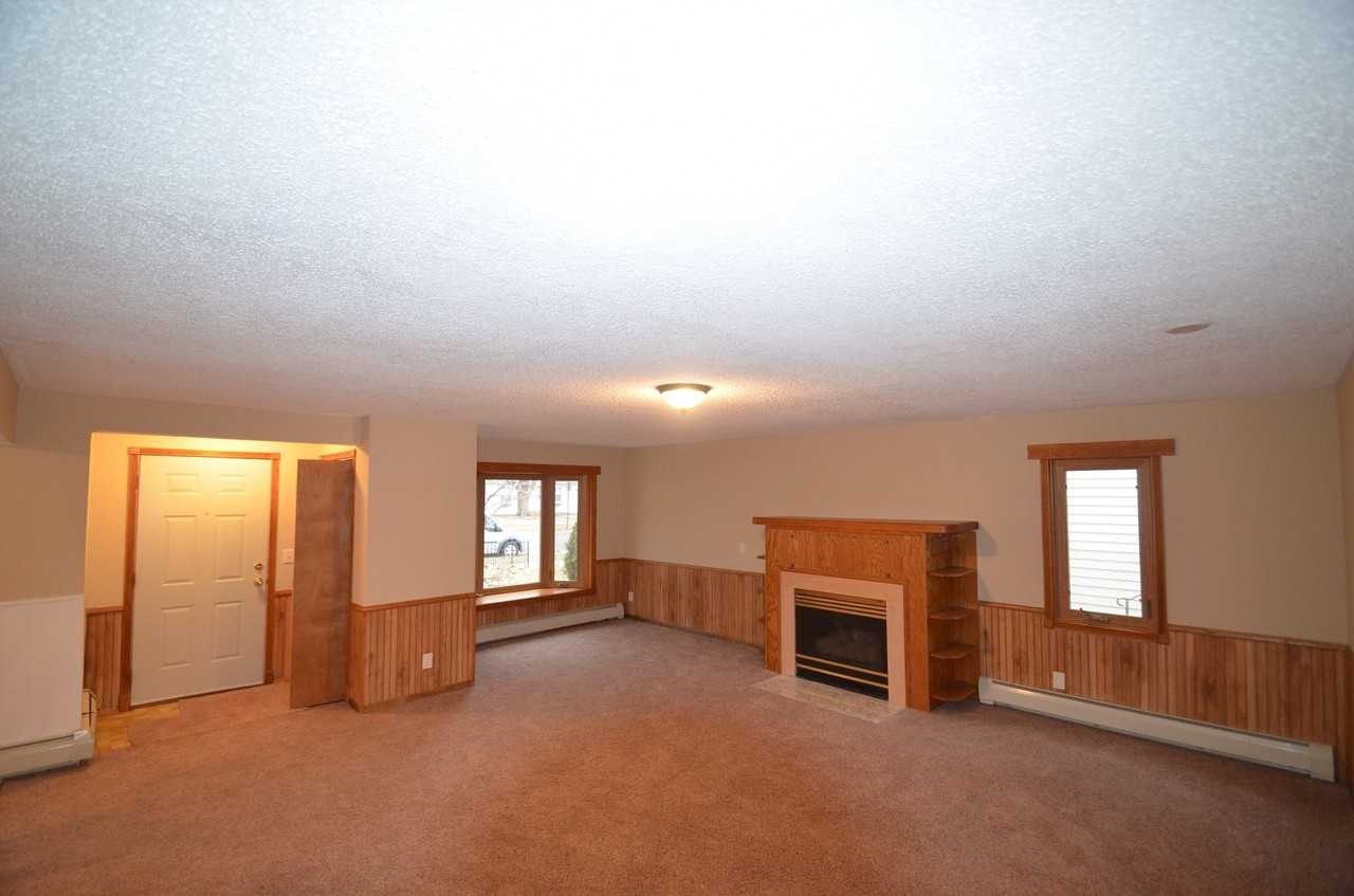 2709 Dakota Ave S - Photo 2 of 5