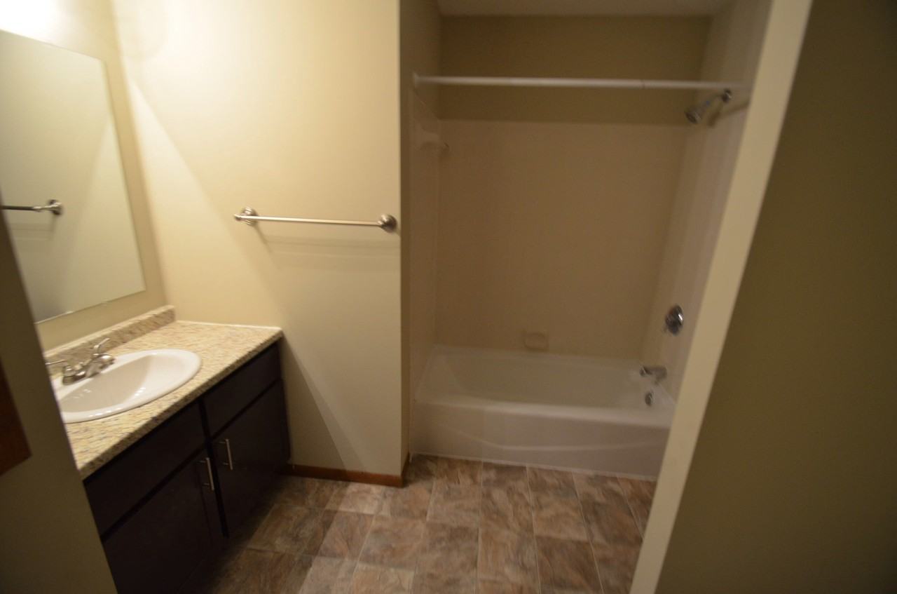 19402 Euclid Path - Photo 3 of 5