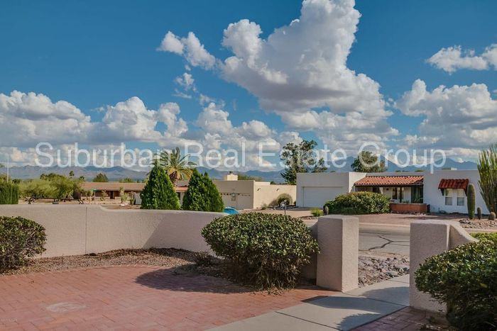 22 W Calle Canon De Faber - Photo 2 of 11