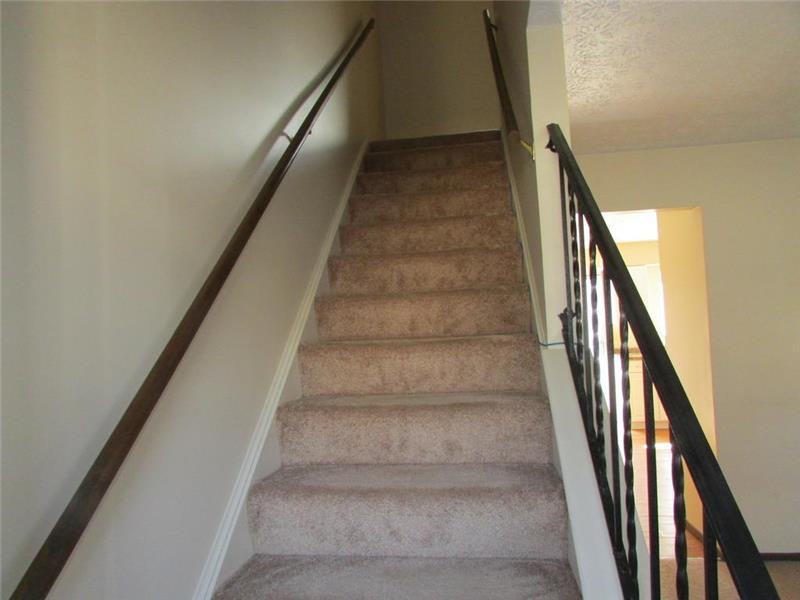 401 Tracy Loop - Photo 3 of 11