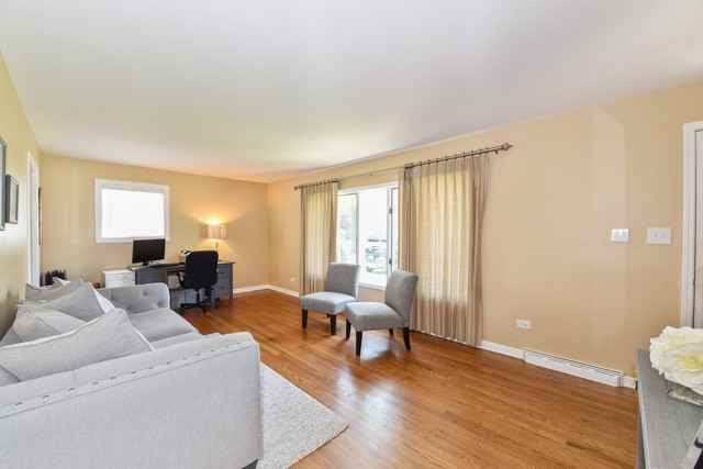 409 Oak St - Photo 2 of 13