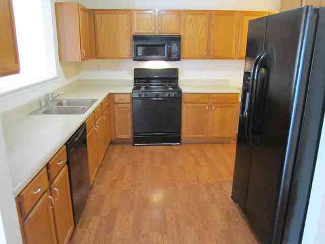 380 S Annandale Dr - Photo 3 of 27