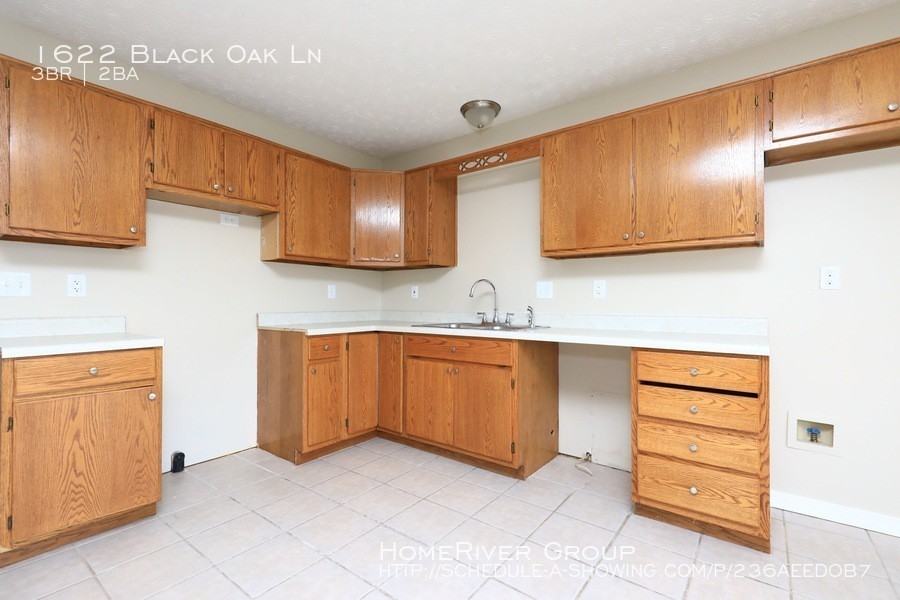 1622 Black Oak Ln - Photo 3 of 29