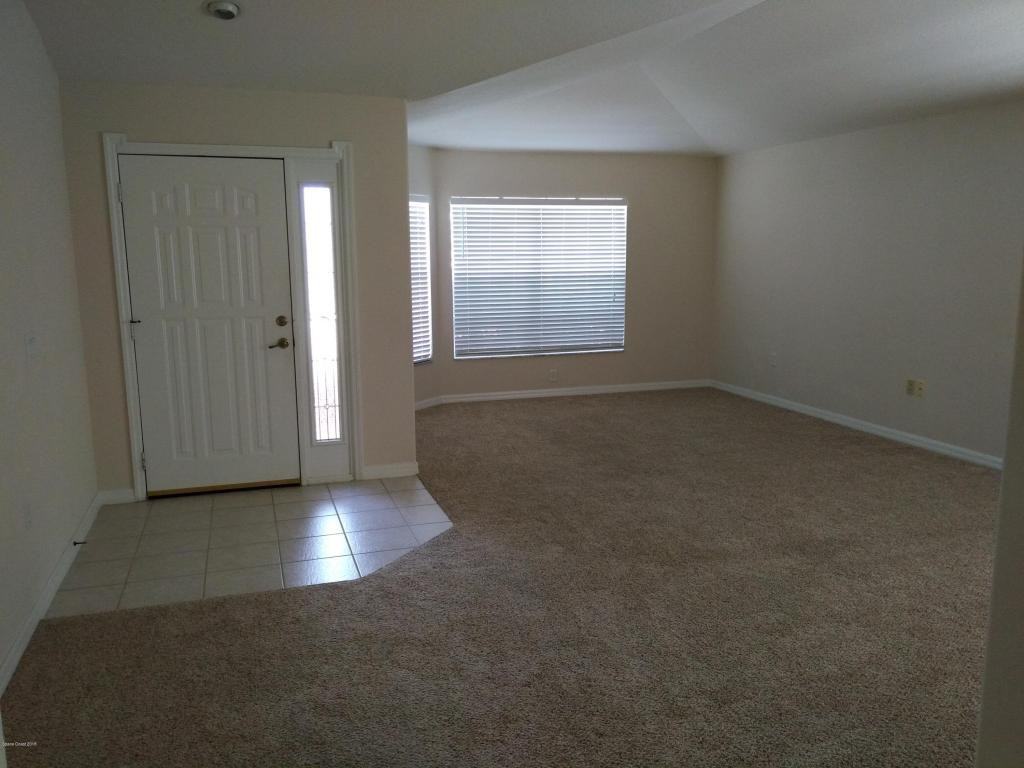 2725 Bradfordt Dr - Photo 2 of 16