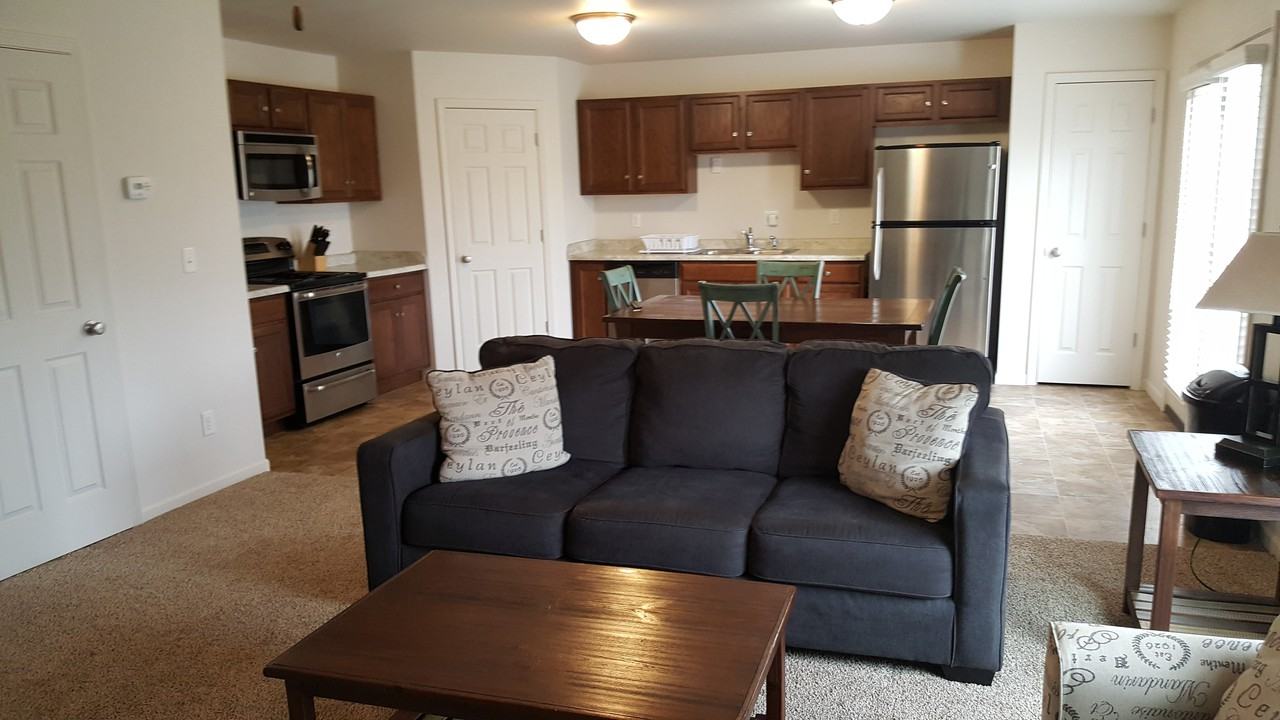 3505 11th Ave NE - Photo 2 of 7