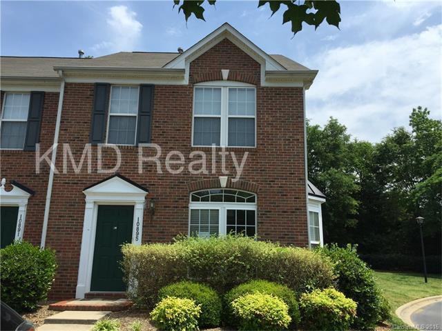 10895 Garden Oaks Ln