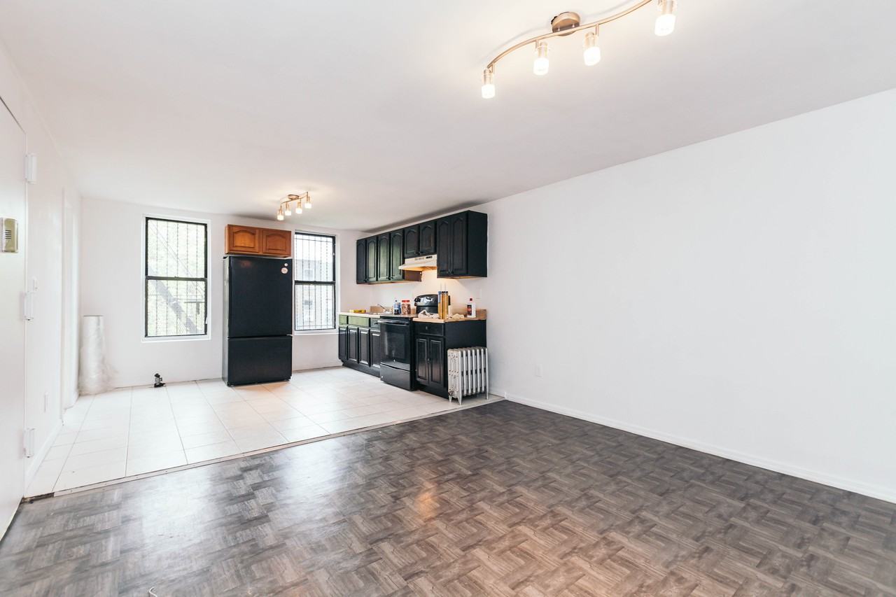 318 Hart Street #32XG