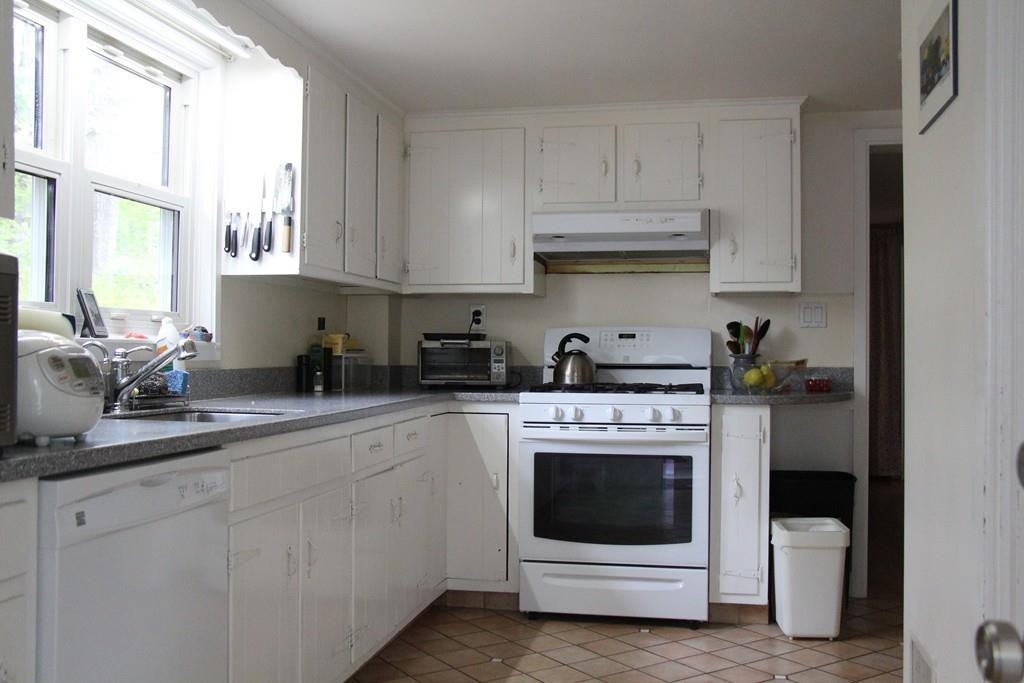 25 Wachusett Dr #1 - Photo 2 of 11