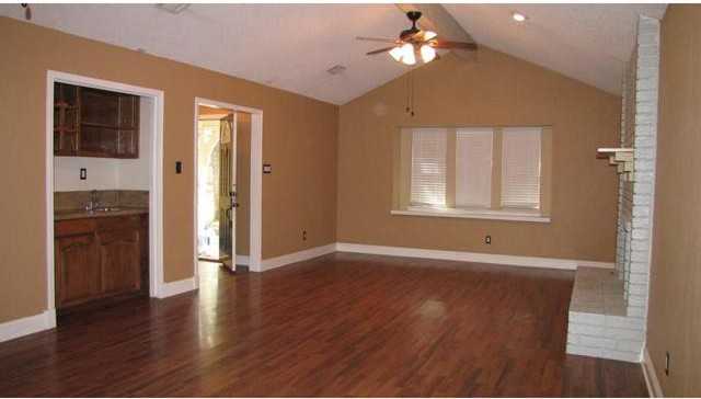 2822 Ridgewood Dr - Photo 3 of 6