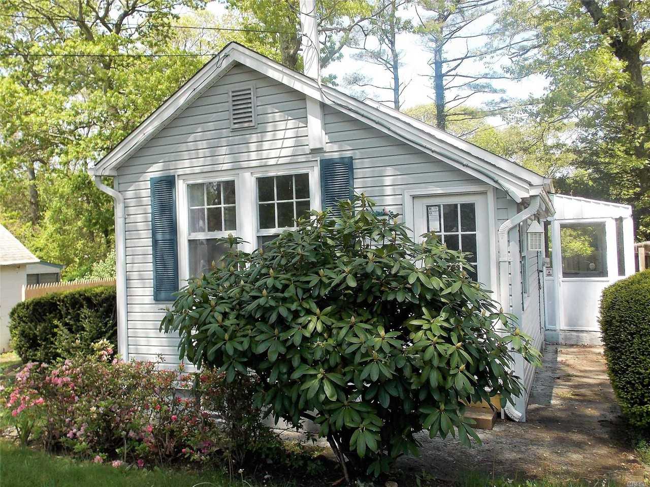 46 Breezy Point Rd - Photo 2 of 14