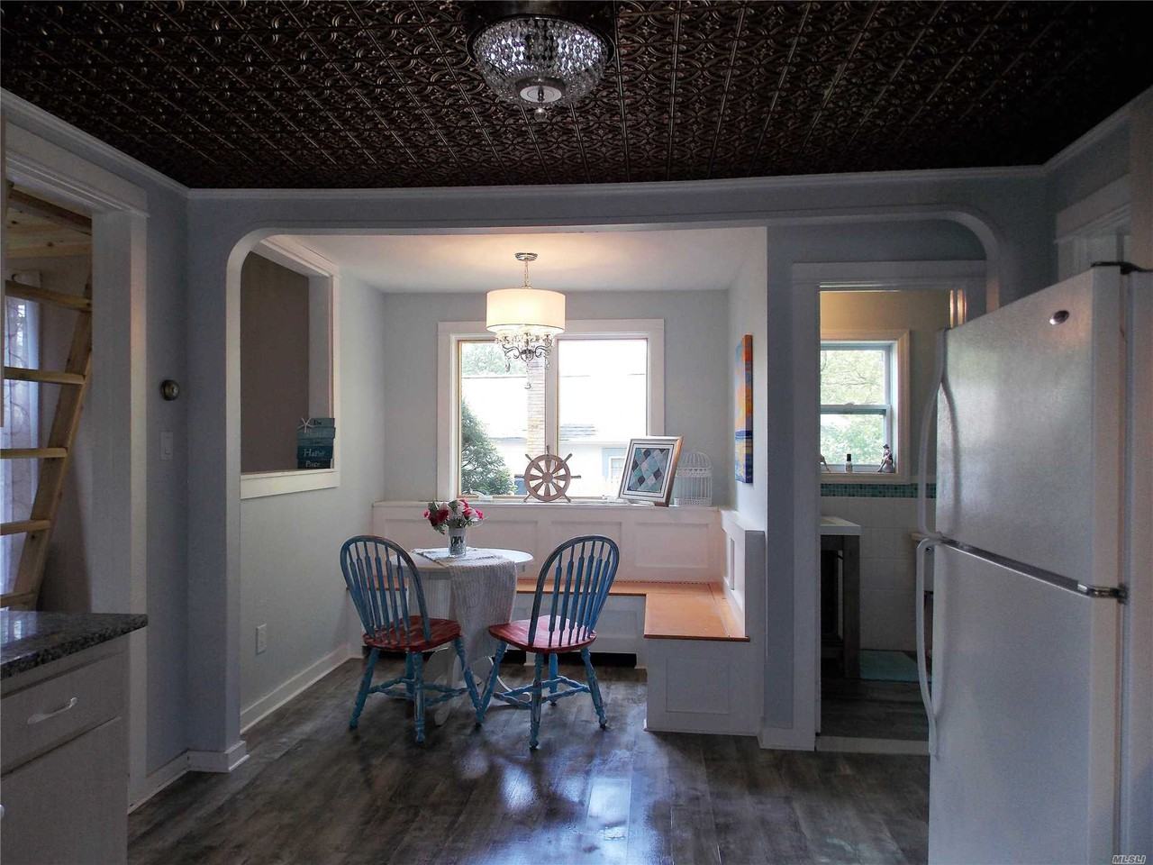 46 Breezy Point Rd - Photo 3 of 14