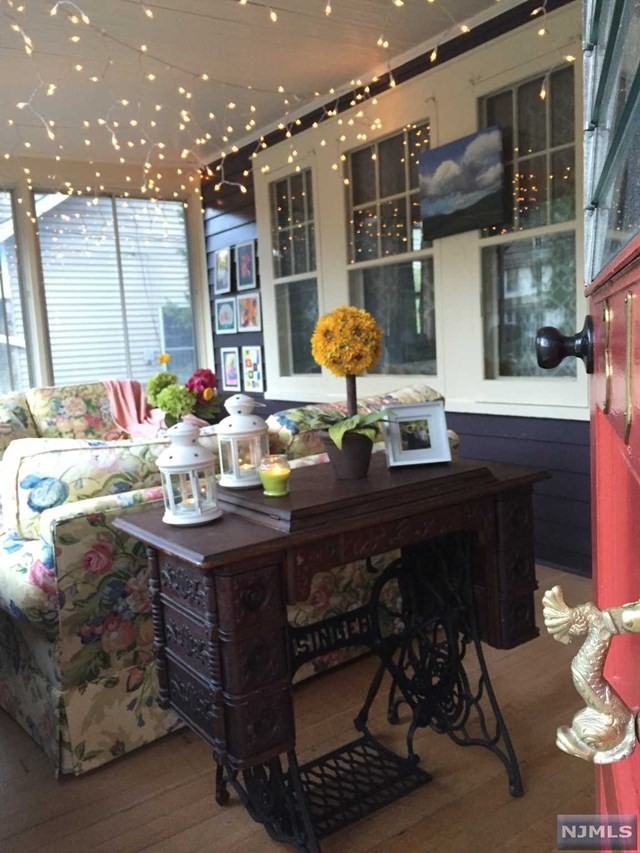 314 Wyckoff Ave - Photo 2 of 24