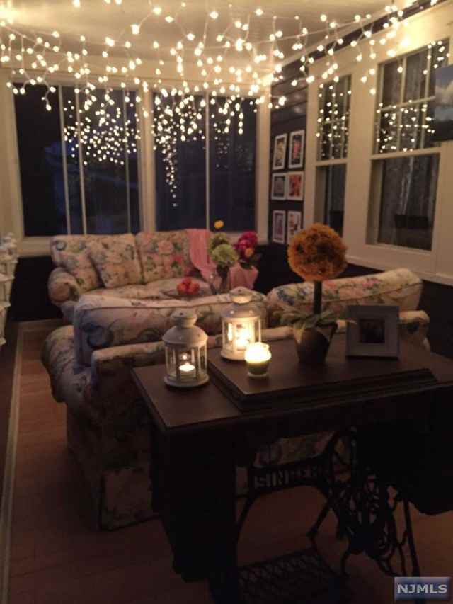 314 Wyckoff Ave - Photo 3 of 24