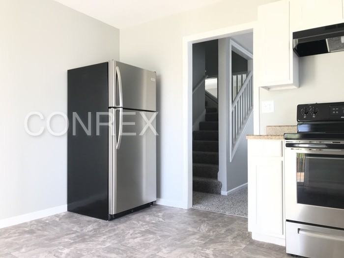 613 Oakland Ave - Photo 3 of 12