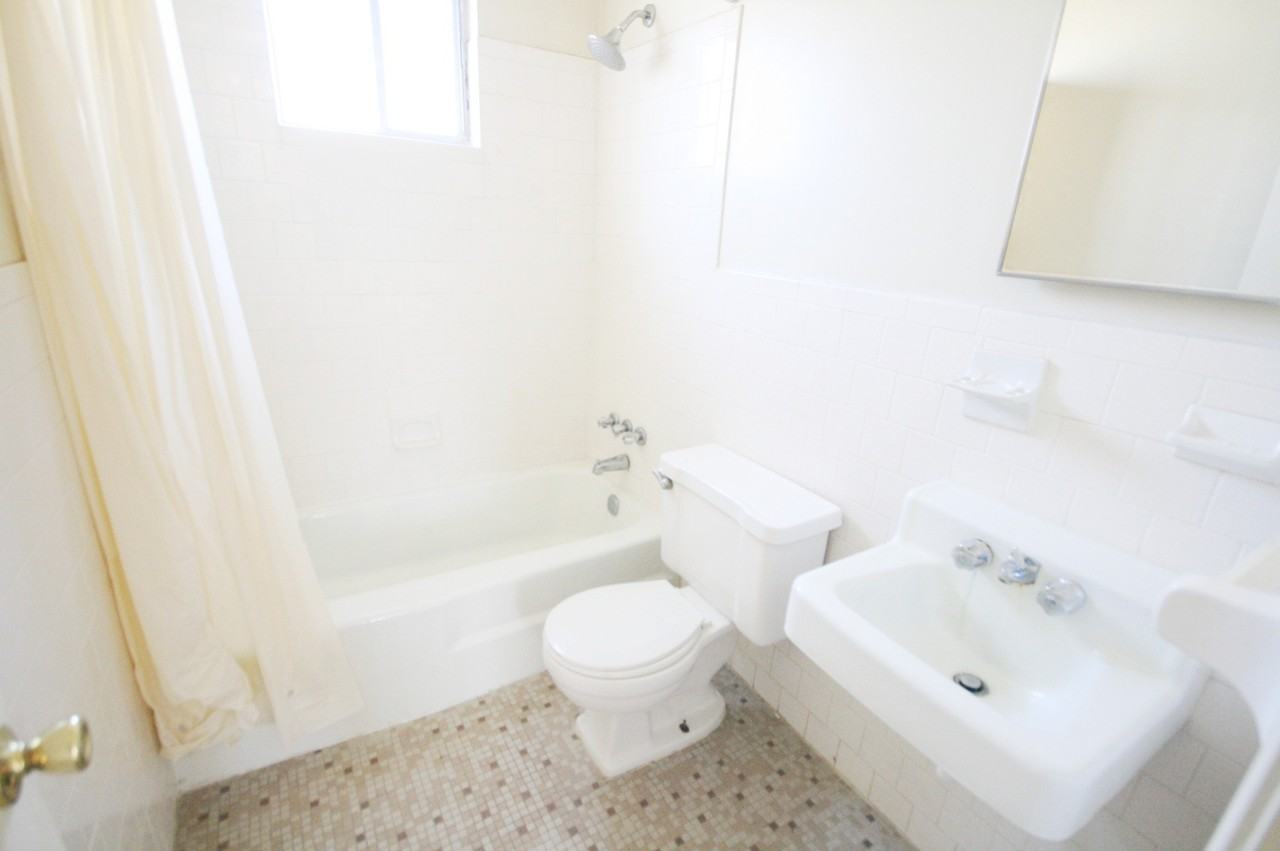 506 North 8th Avenue #B - Photo 3 of 6