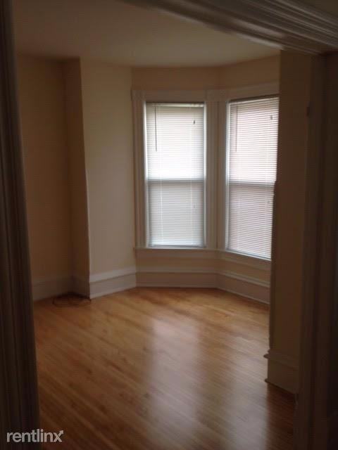 229 Milwaukee Ave E - Photo 3 of 4