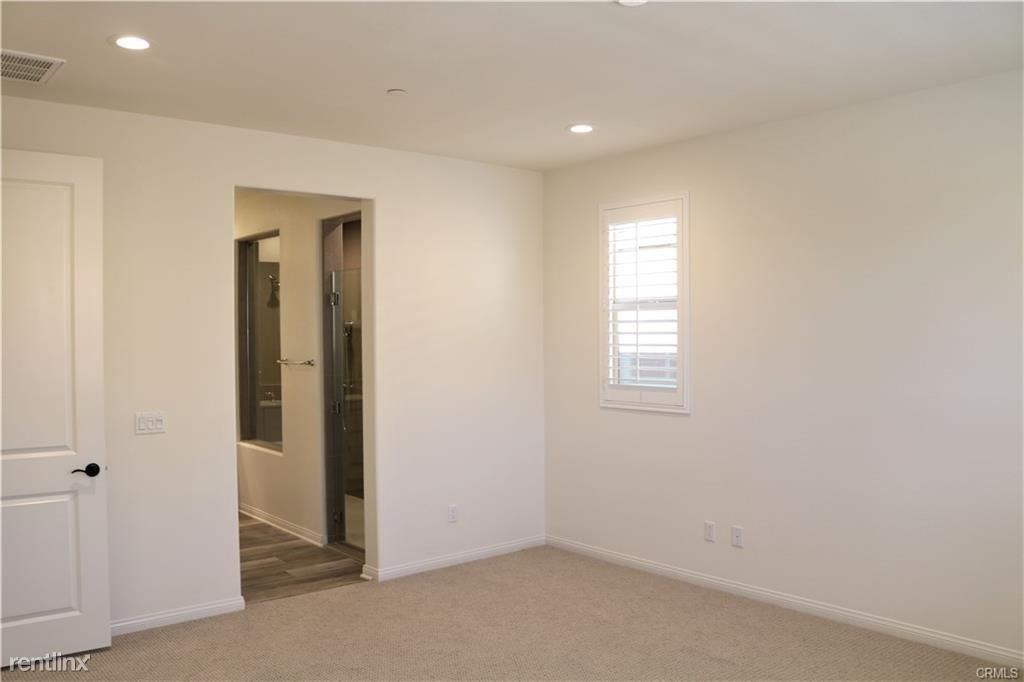 4 Hutton Centre Dr #800 - Photo 3 of 40