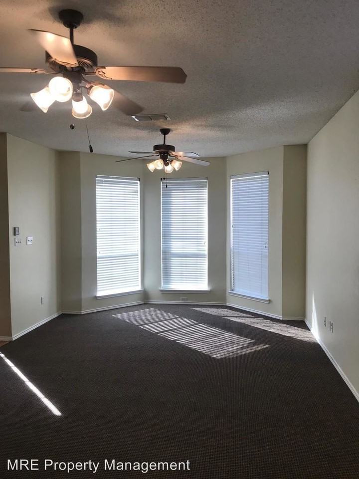 8508 Garden Springs Dr - Photo 3 of 17