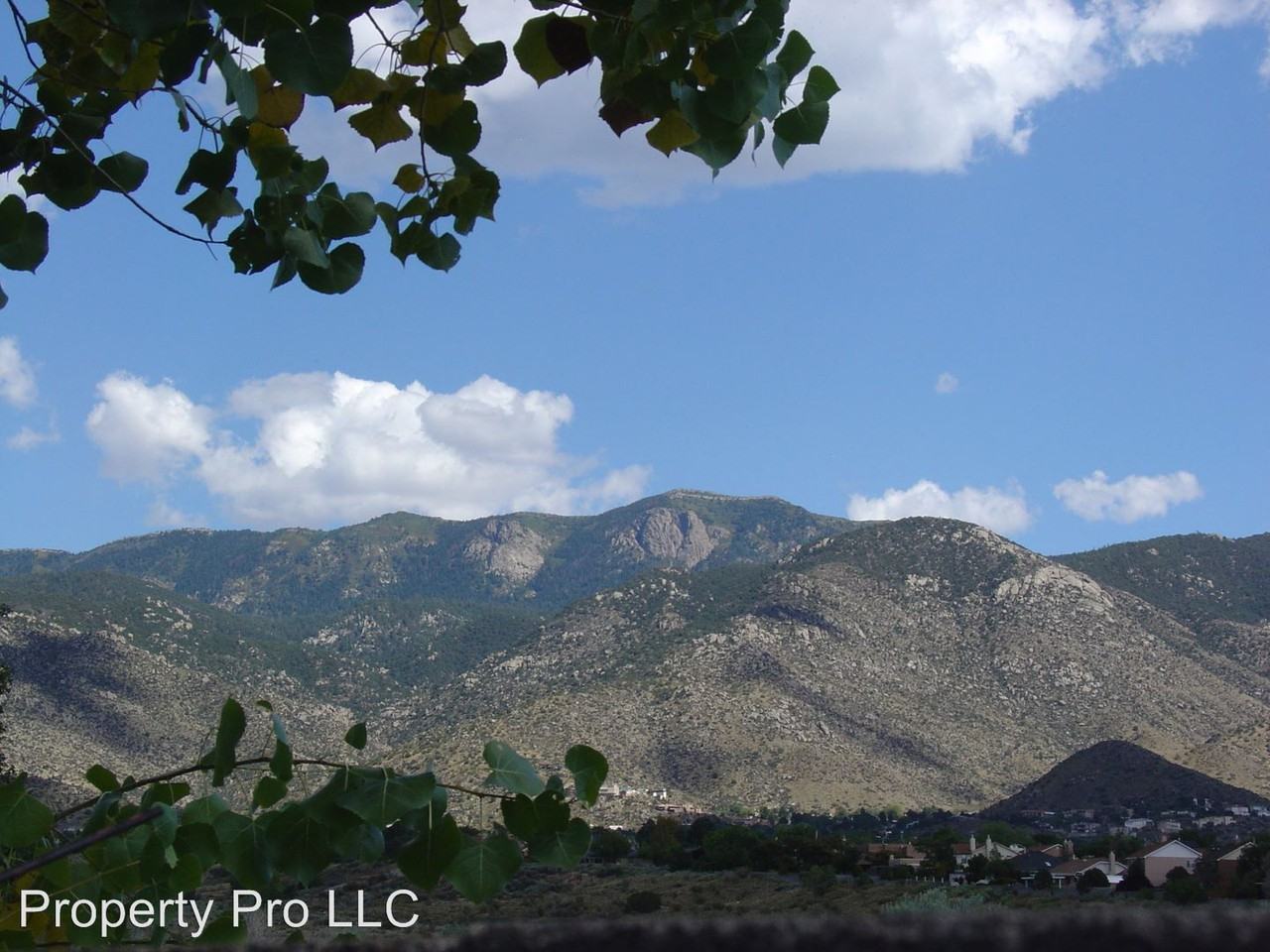 5201 Zurich Pl NE - Photo 3 of 27