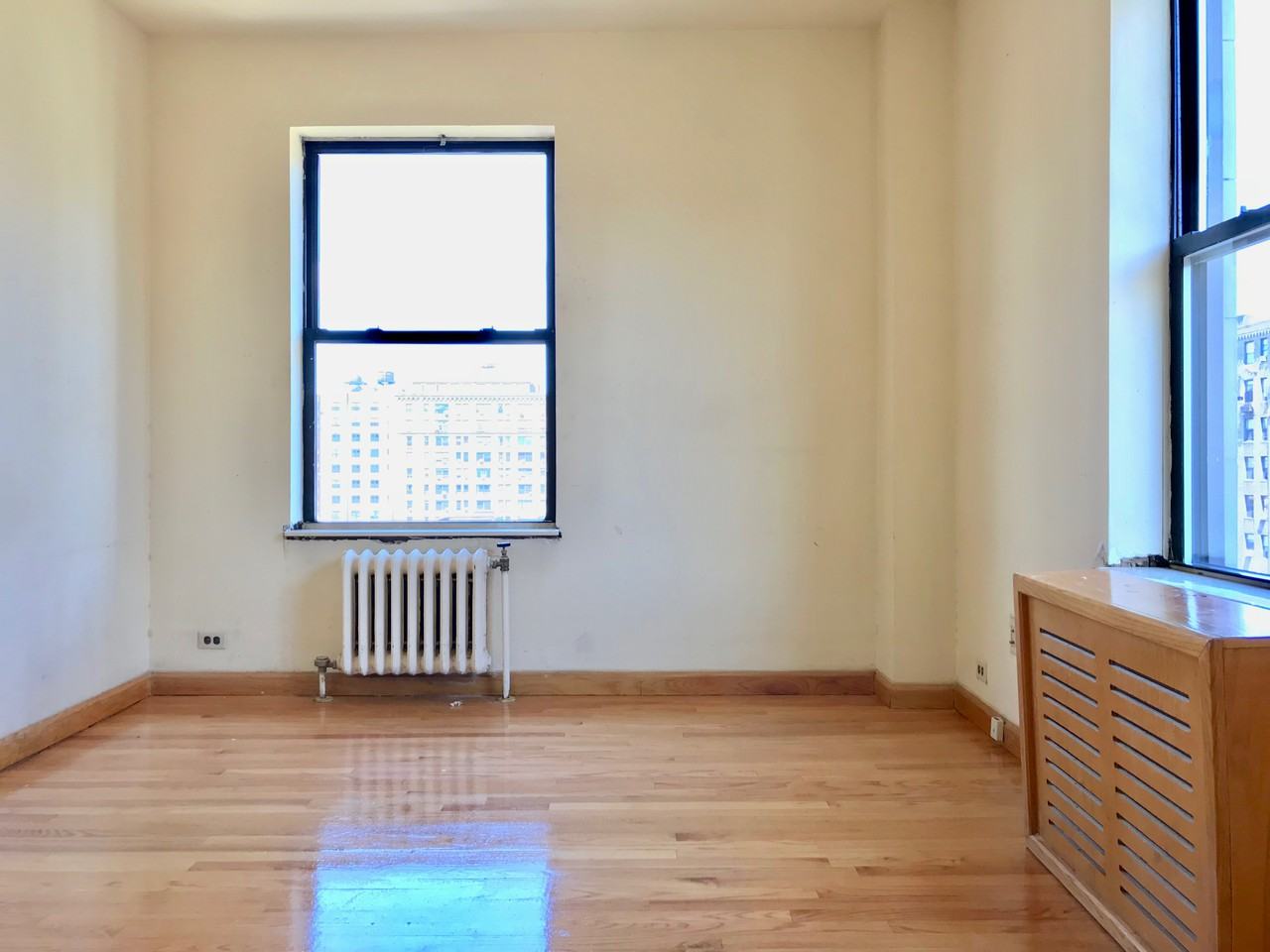 W 100th St & Broadway #202