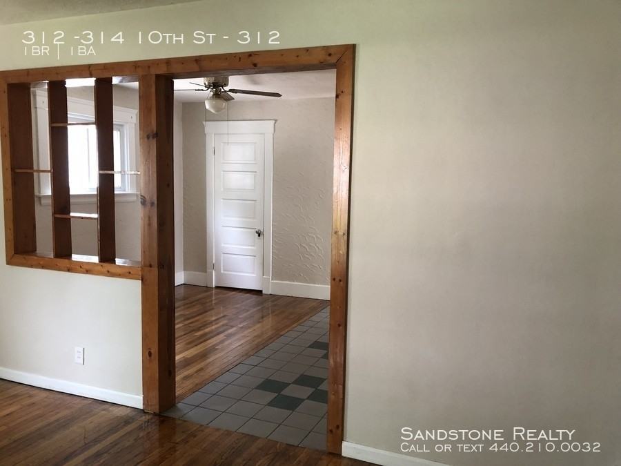 314 10th St #312 - Photo 3 of 16