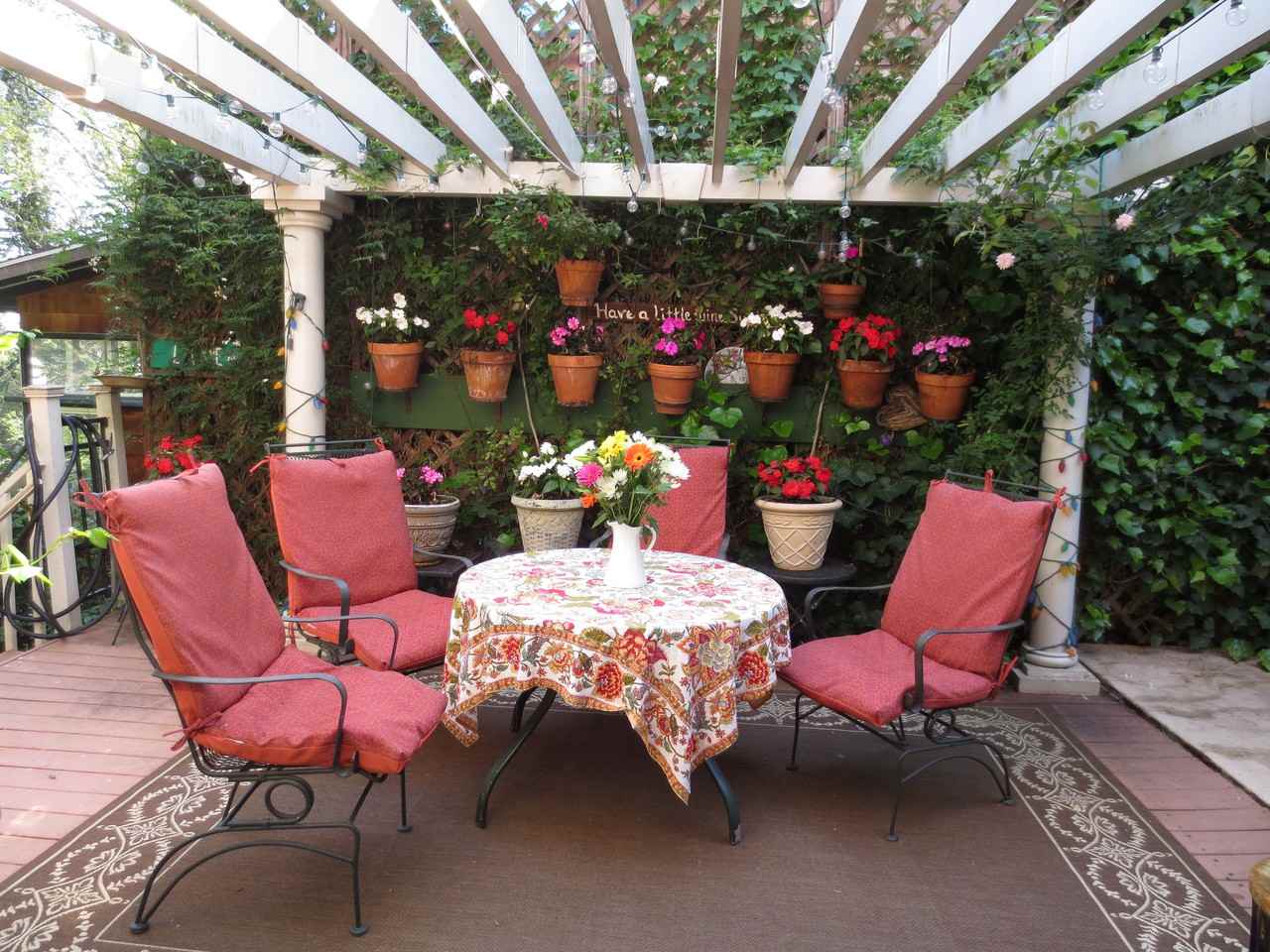 531 Lake Boulevard Furnished - Photo 3 of 12