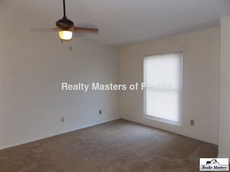 8126 Crystal Wells Pl - Photo 3 of 17