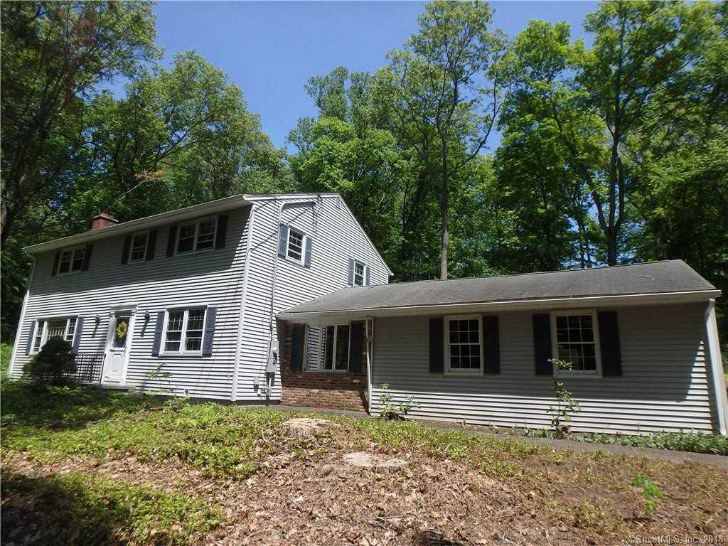 39 Peck Hill Rd - Photo 2 of 20