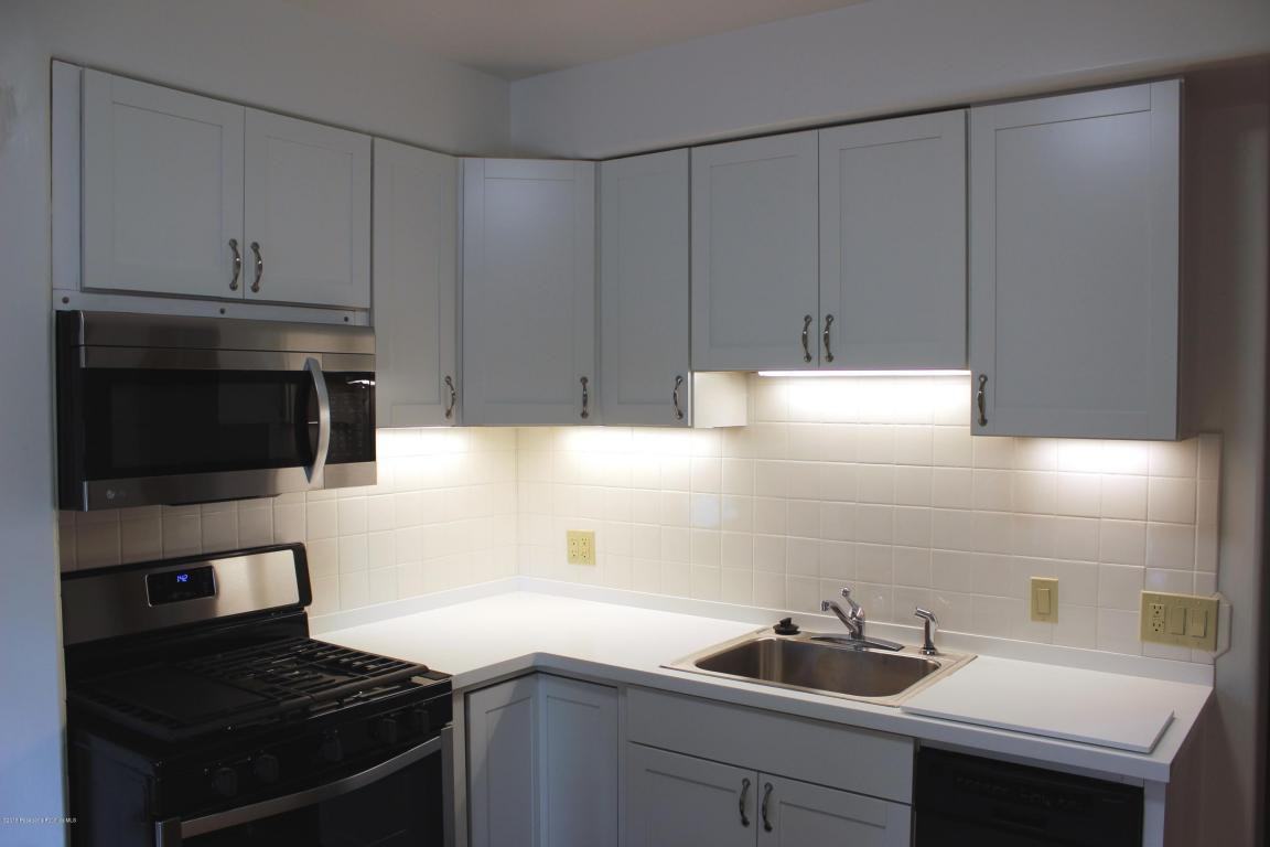 621 S Marengo Ave - Photo 2 of 19