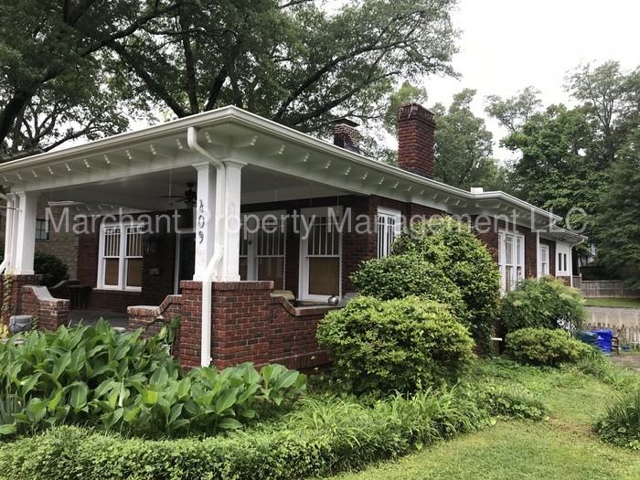 409 Townes St - Photo 2 of 6