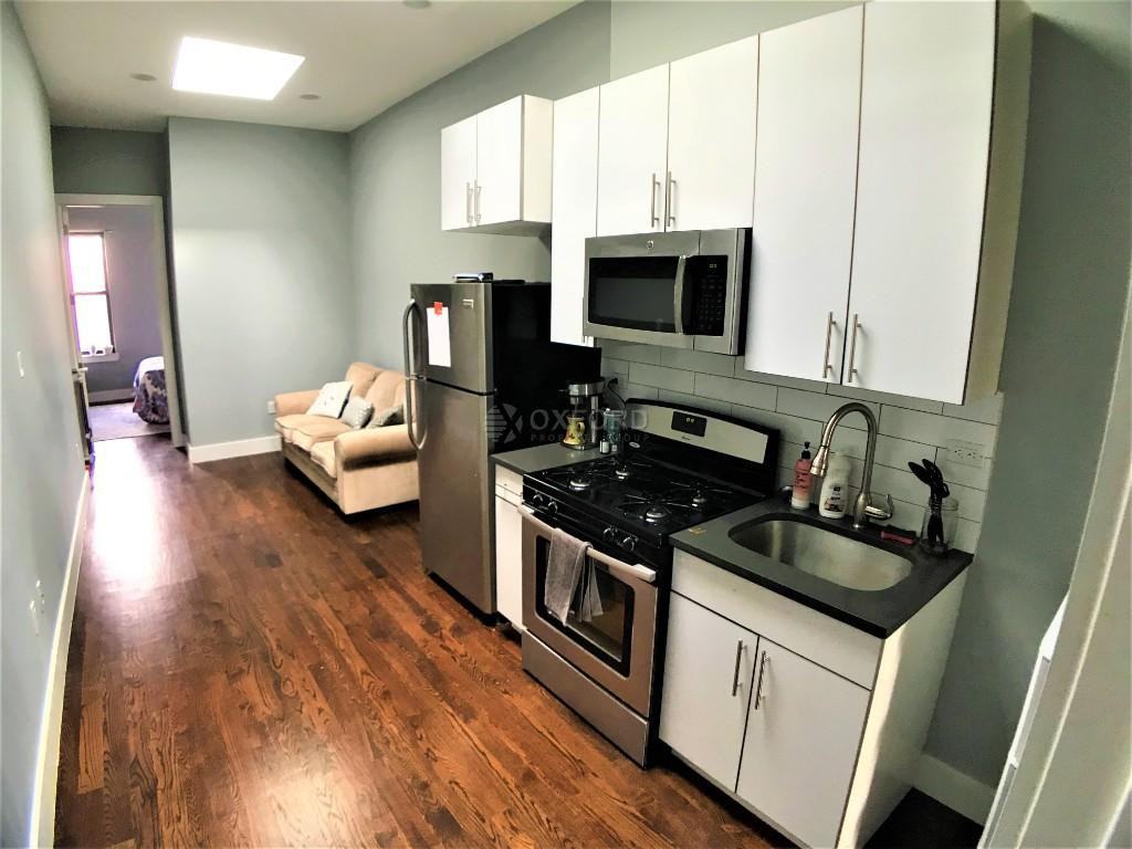 260 Jefferson St #2L