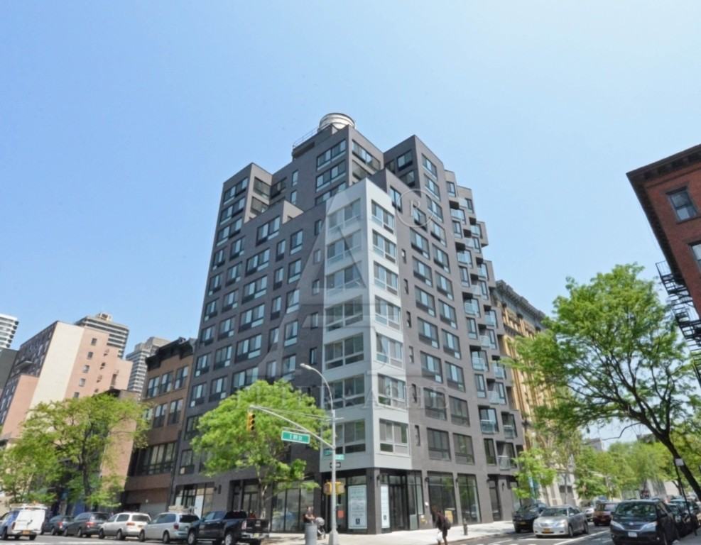 2183 3rd Ave #303