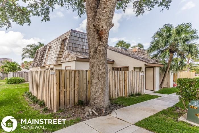 4132 Palm Bay Cir #C - Photo 2 of 15