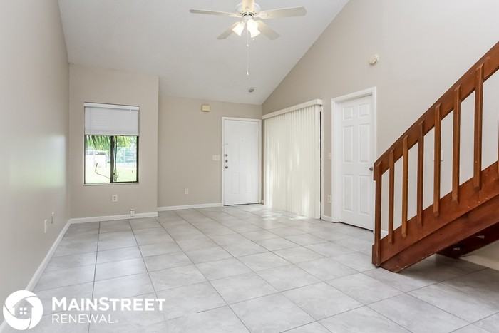 4132 Palm Bay Cir #C - Photo 3 of 15