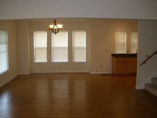 701 Mc Kinley Ave W - Photo 3 of 16