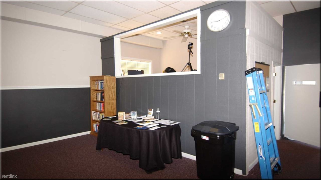 513 E Main St - Photo 2 of 11