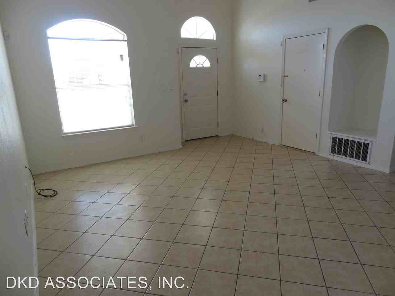 12527 Flora Alba Dr - Photo 2 of 25