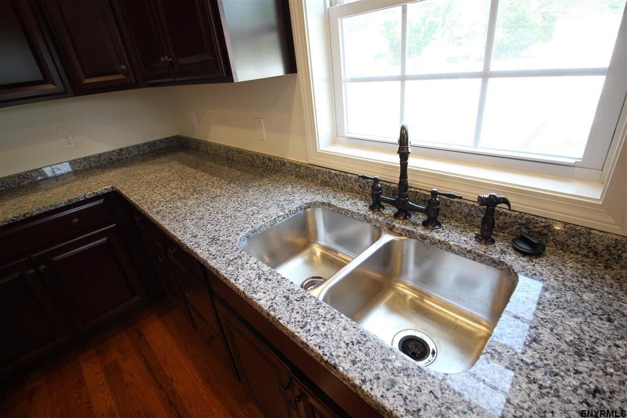 476 Moe Rd - Photo 3 of 24