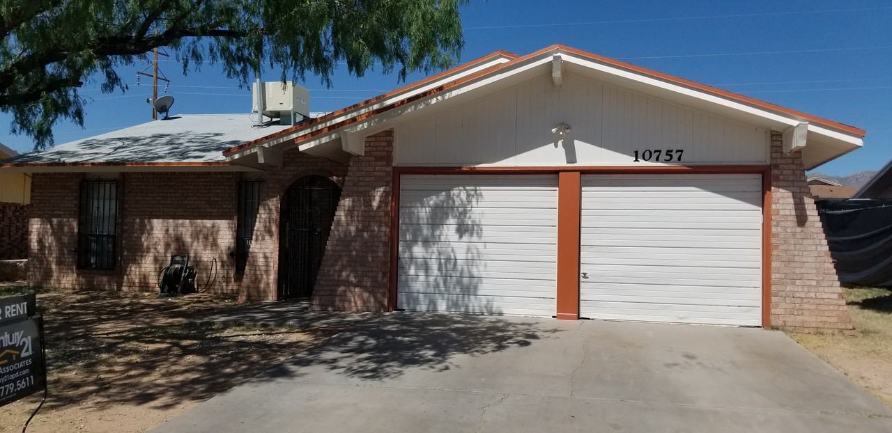 10757 Fort Worth St - Photo 2 of 25