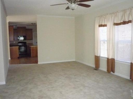 165 Autumn Ln - Photo 2 of 19