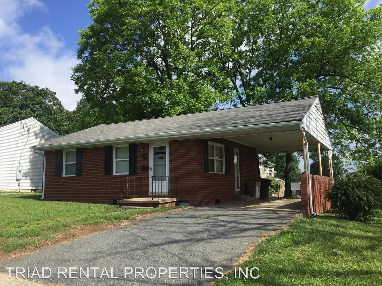 425 E Dorsett Ave - Photo 2 of 2