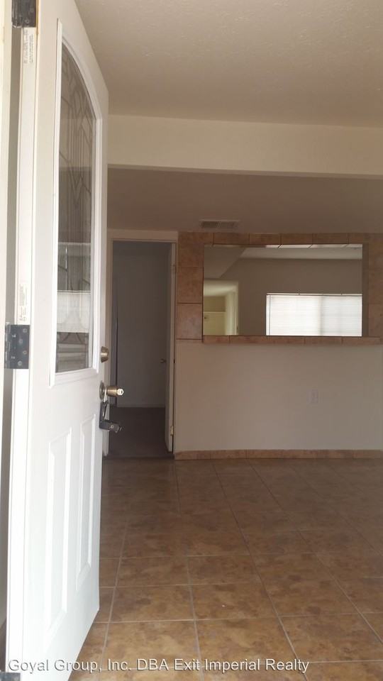 210 E Church St - Photo 2 of 6