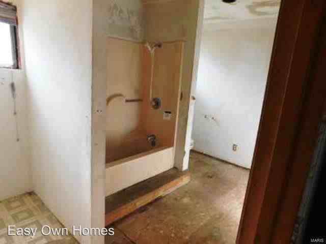 5962 N Spruce St - Photo 3 of 6