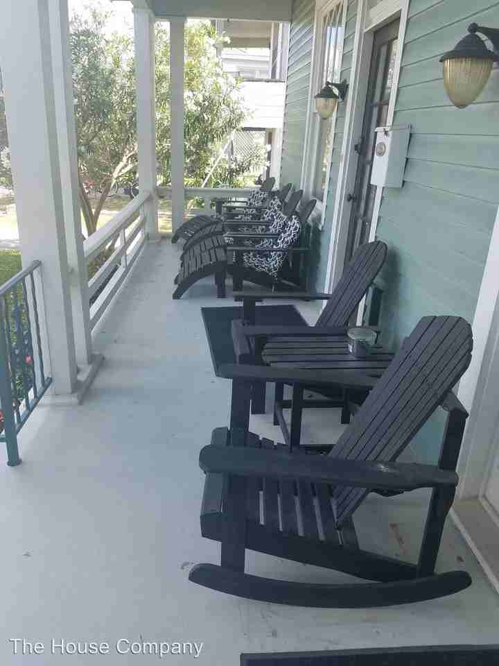 2209 29th St - Photo 2 of 34