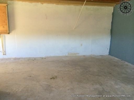 3034 NE Porter St - Photo 3 of 26